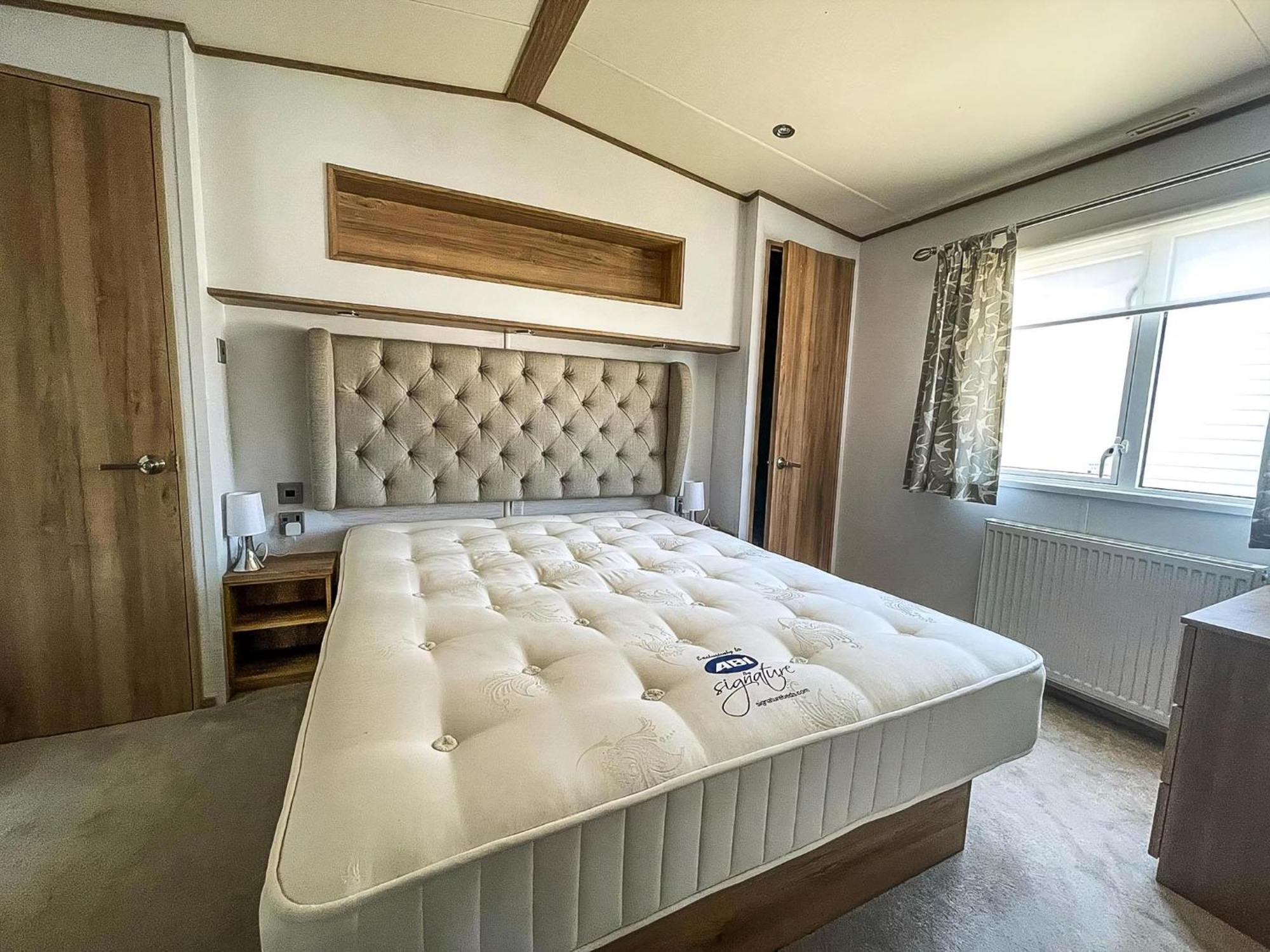 Beautiful Caravan With Decking At Carlton Meres Holiday Park, Suffolk Ref 60022M Saxmundham Exteriör bild