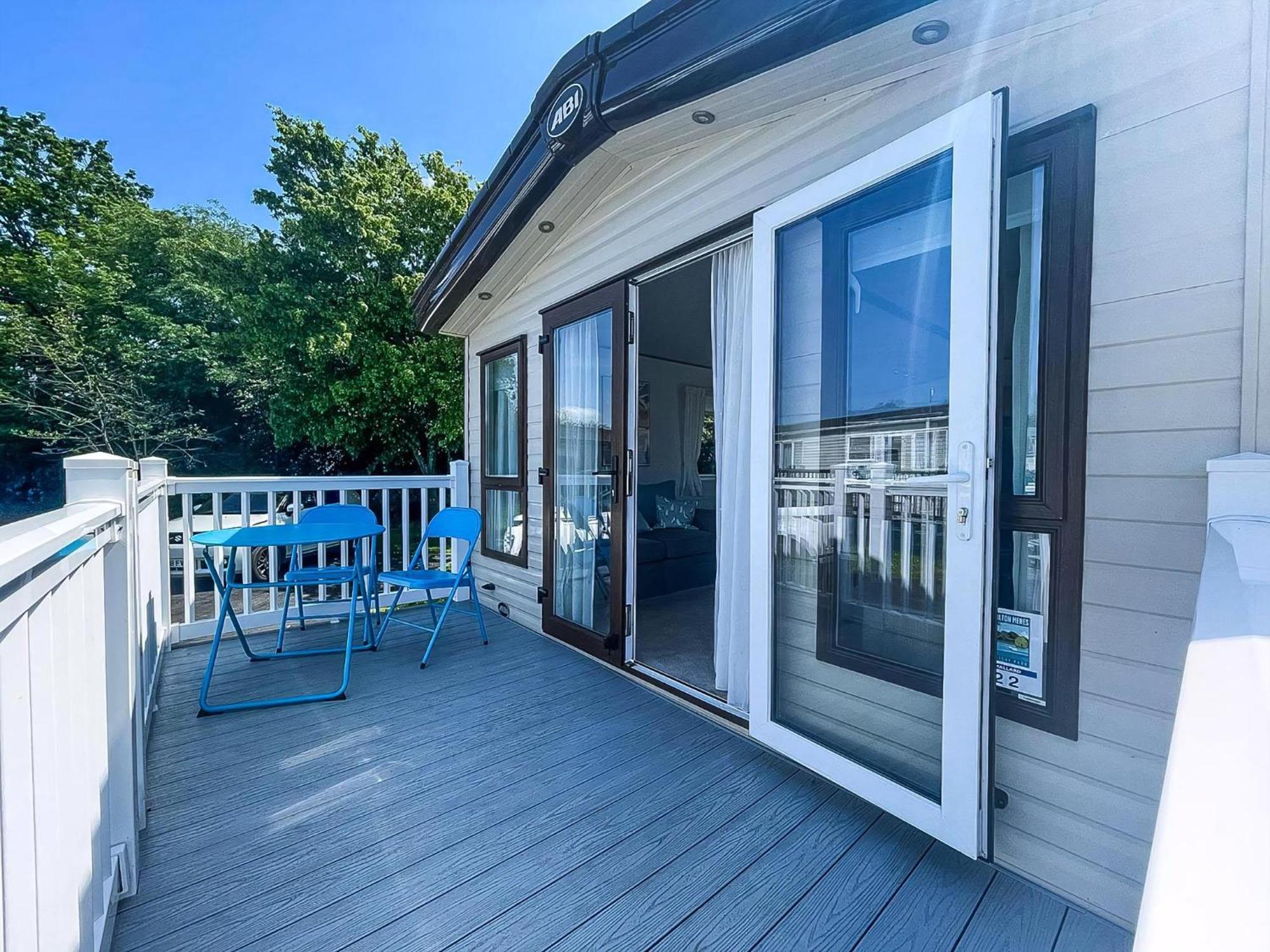 Beautiful Caravan With Decking At Carlton Meres Holiday Park, Suffolk Ref 60022M Saxmundham Exteriör bild