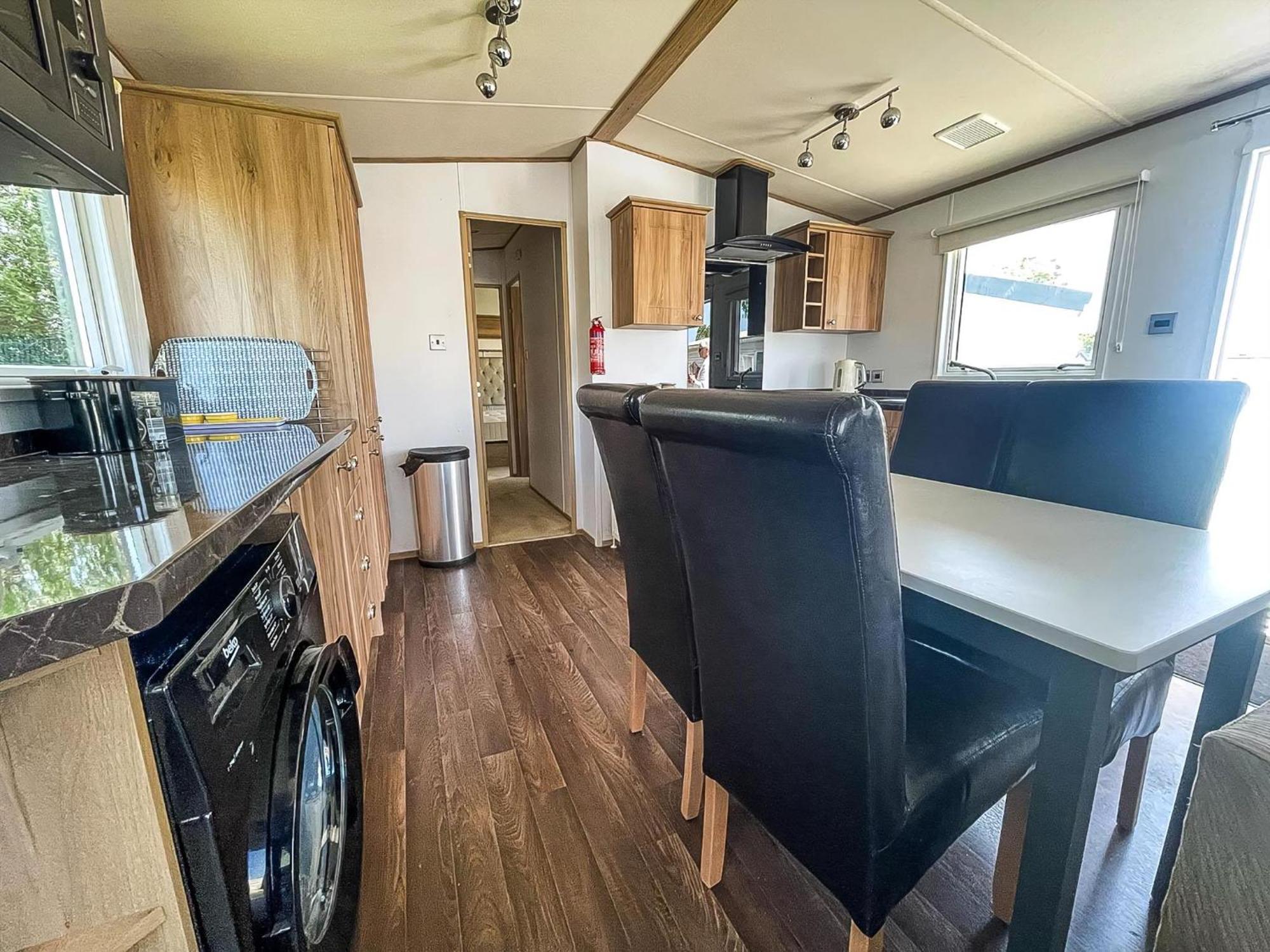 Beautiful Caravan With Decking At Carlton Meres Holiday Park, Suffolk Ref 60022M Saxmundham Exteriör bild